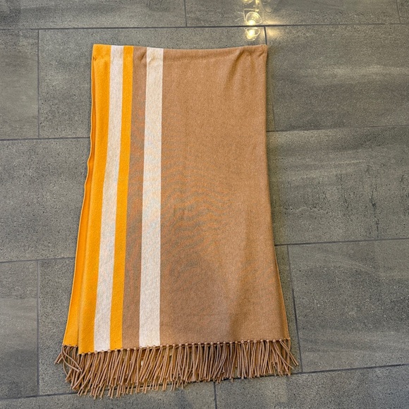 Talbots Ruana Wrap - Picture 10 of 10